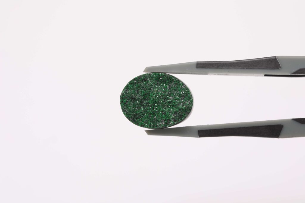 ウバロバイトガーネット